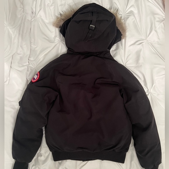 MEDIUM WOMENS CANADA GOOSE - Picture 3 of 4